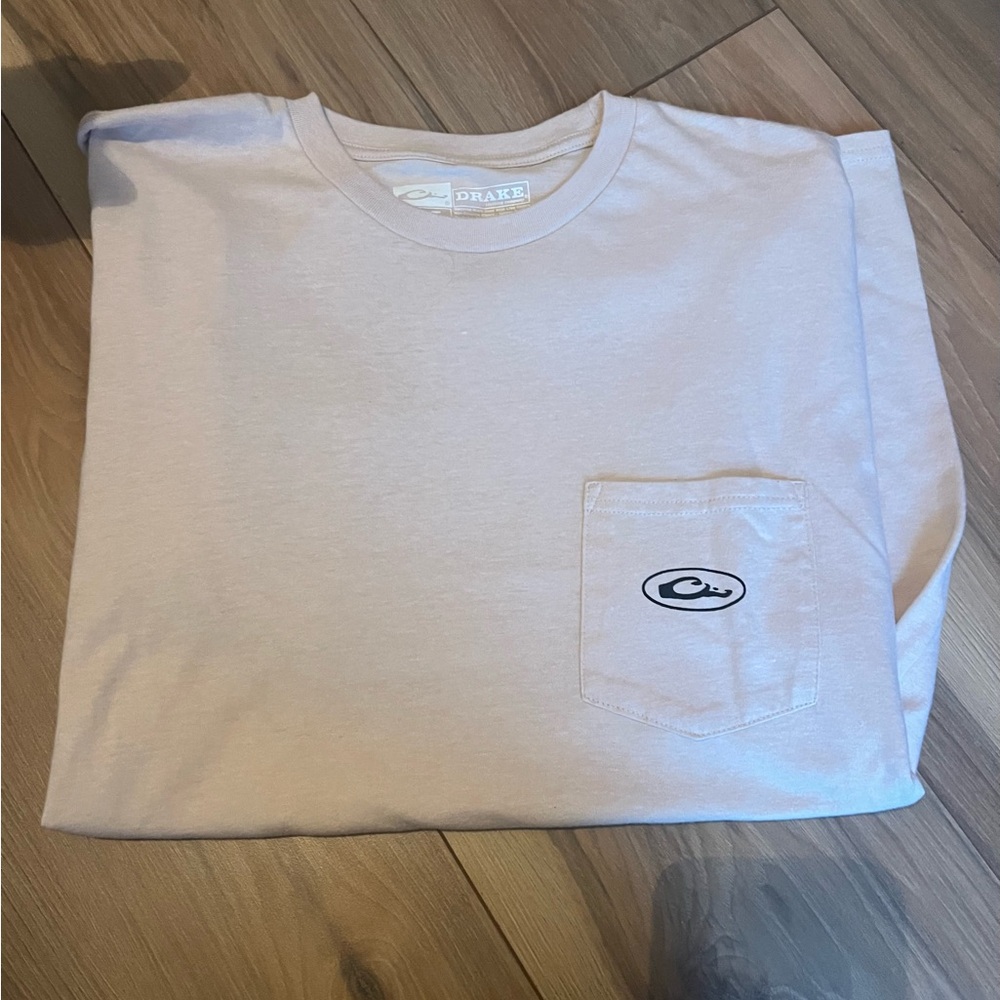 Men’s Drake Cream Short Sleeve T-Shirt. Size Large.